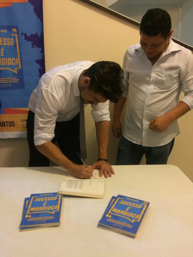 Laçamento livro sucesso é mandioca em Belém palestrante vendas e motivação