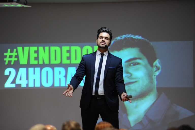 Palestrante de vendas janderson santos realiza evento em goiania Palestrante de vendas janderson santos realiza evento em goiania