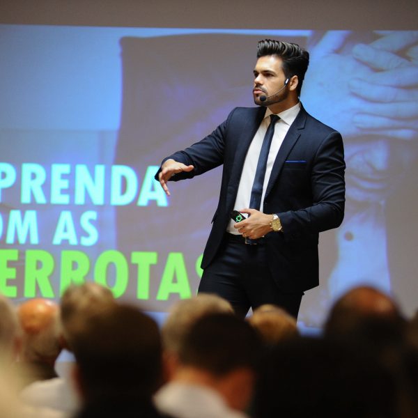 janderson santos é especialista em vendas e motivação de equipes comerciais