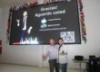 Janderson Santos, palestrante de vendas, em evento corporativo
