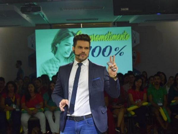 palestrante de vendas e motivação janderson santos em rio quente