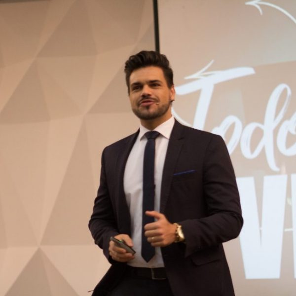 palestrante realizando palestra em são paulo