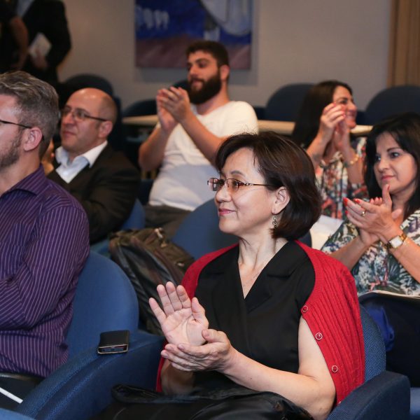 público aplaudindo palestra em são paulo