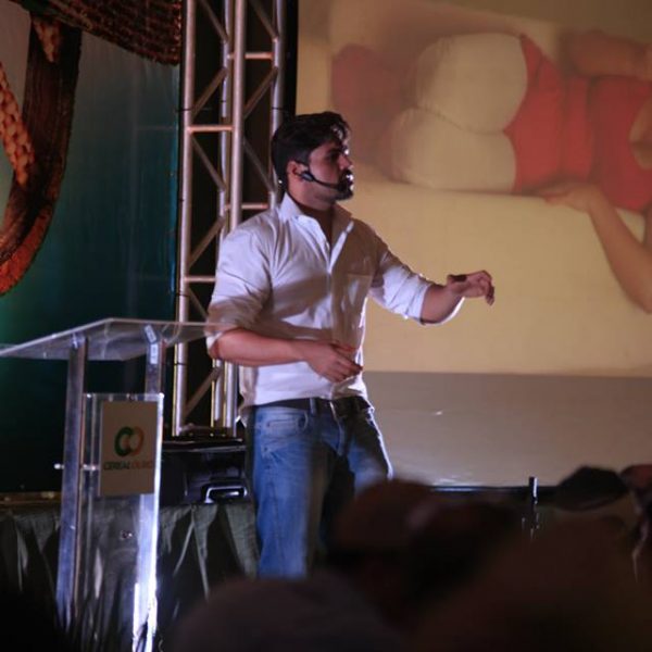 palestrante motivacional janderson santos especialista em motivar equipes