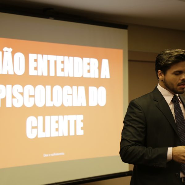 janderosn santos explicando sobre psicologia da venda