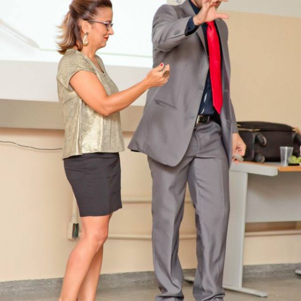 janderson santos realiza palestra para mulheres