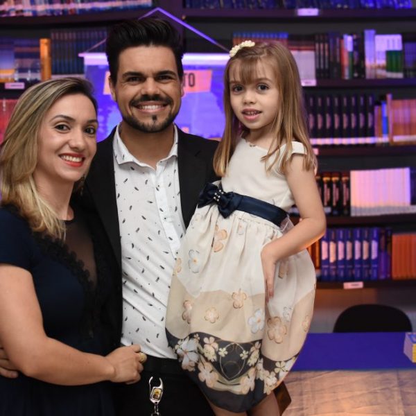 lançamento livro familia janderson santos