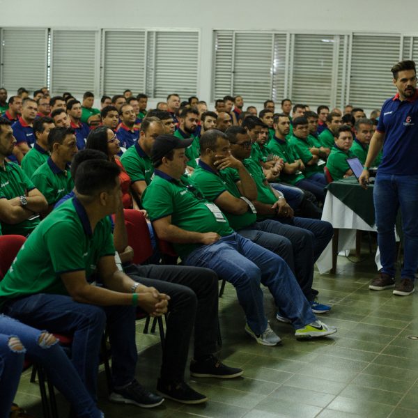 palestrante janderson santos especialista em motivação de equipes comerciais palestrante janderson santos especialista em motivação de equipes comerciais