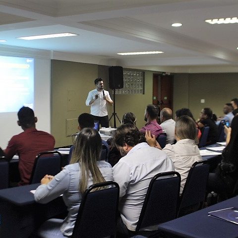palestrante de vendas e atendimento janderson santos treinamento expert