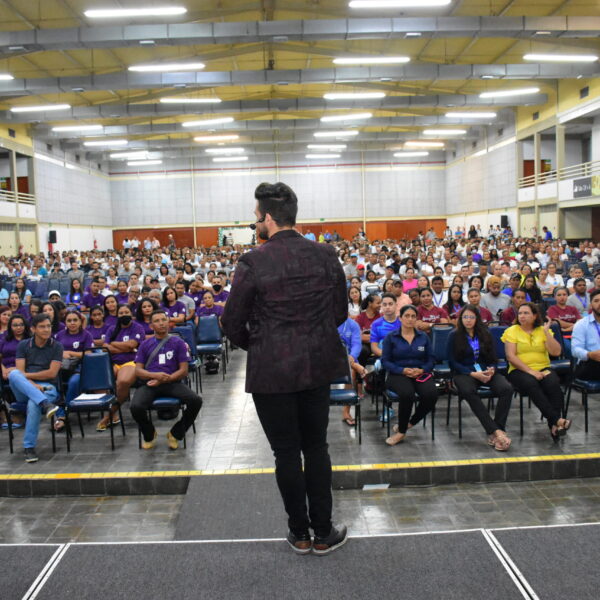 mais de 1000 pessoas na palestra do janderson santos magico palestrante