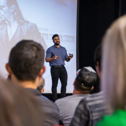 O mago das vendas realiza palestra de vendas em quedas do iguaçu