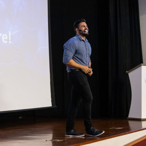 O melhor palestrante do Brasil realiza palestra no paraná