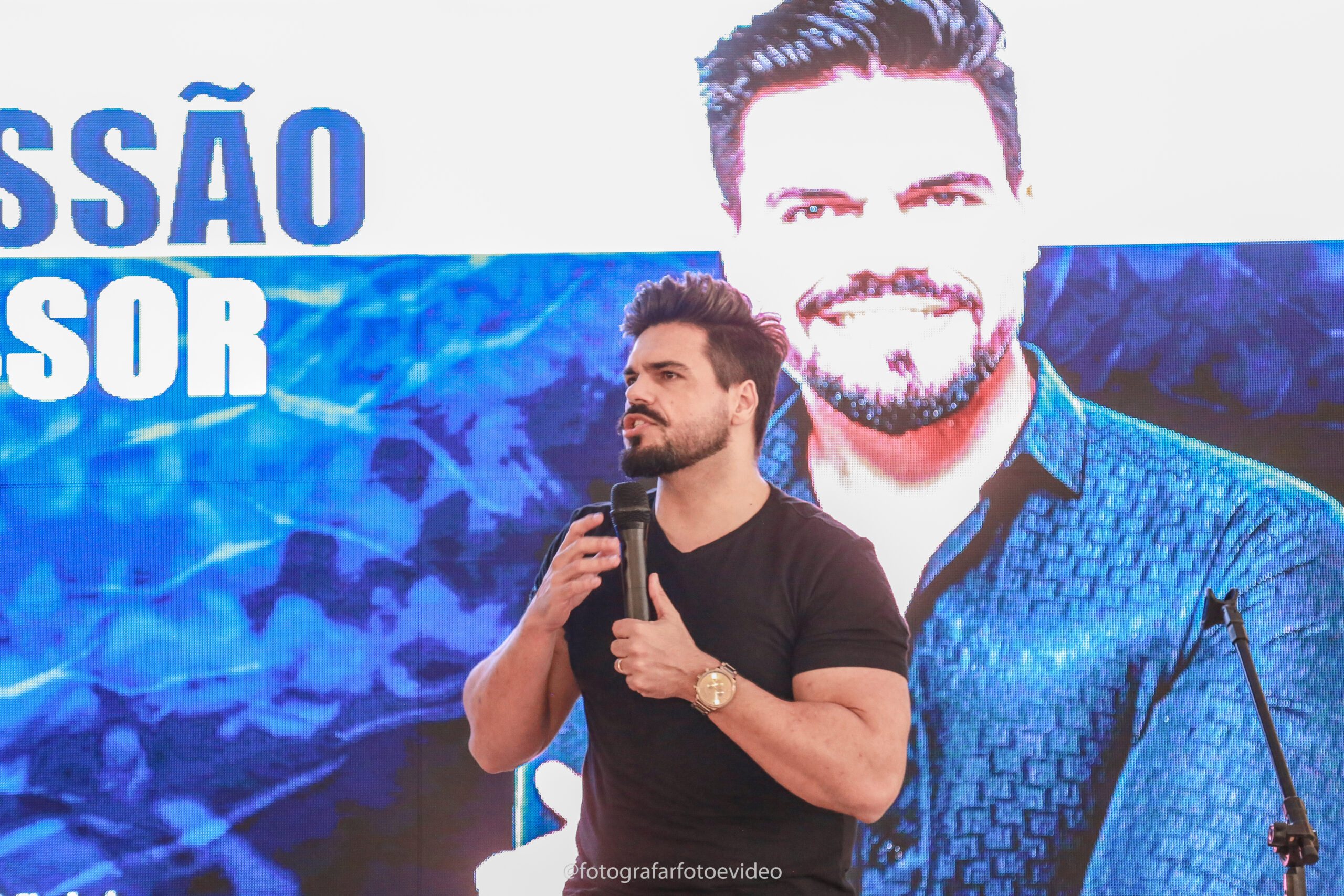 Janderson Santos está entre os melhores palestrantes do Brasil. Janderson Santos está entre os melhores palestrantes do Brasil.