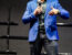 Janderson Santos, o Mago das Vendas, palestrante de vendas no palco em treinamento sobre diagnóstico de vendas na empresa
