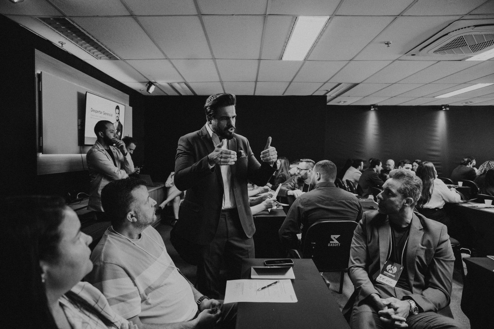 Janderson Santos realiza treinamento para gerentes e lideres Janderson Santos realiza treinamento para gerentes e lideres