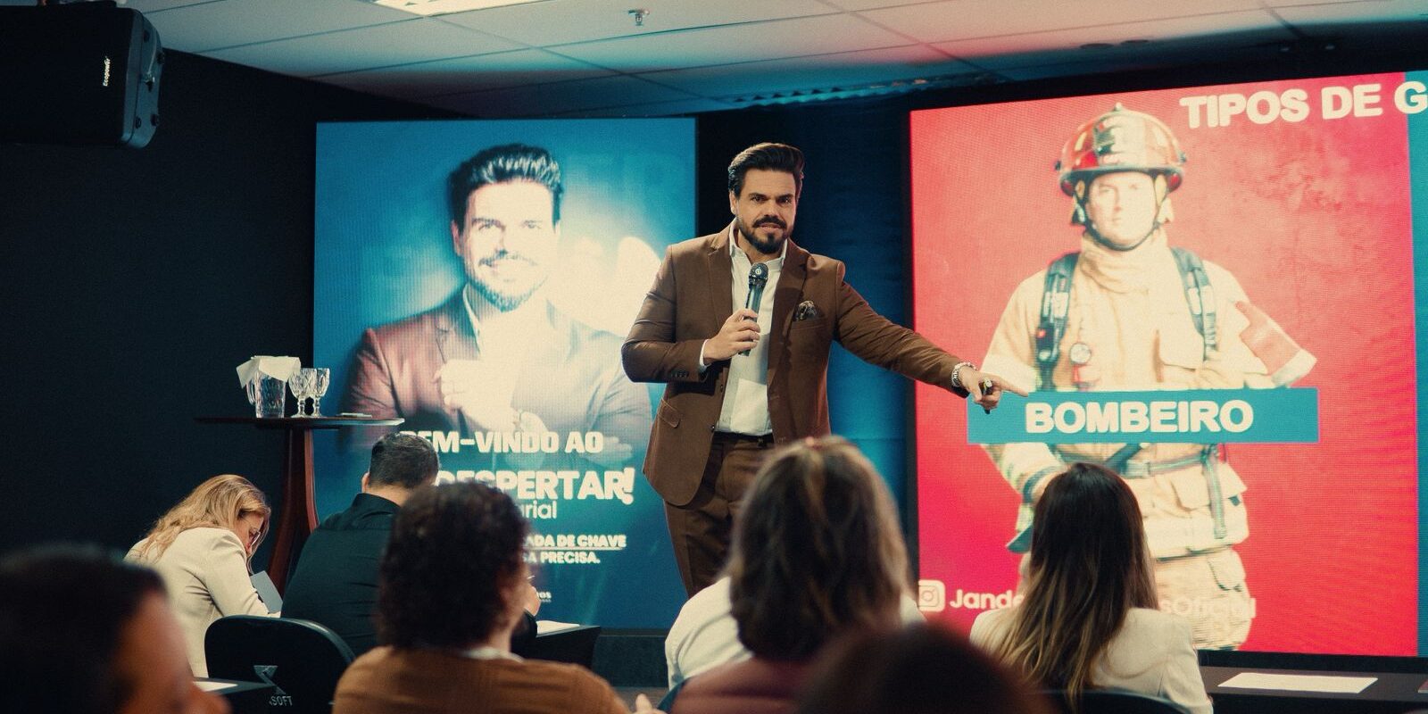 JANDERSON SANTOS REALIZANDO PALESTRA NO DESPERTAR GERENCIAL