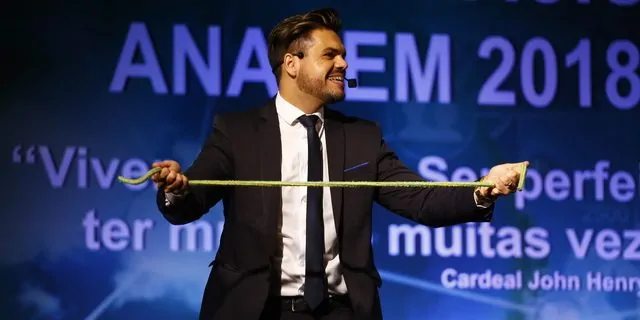 palestrante janderson santos realiza palestra de vendas em brasilia palestrante janderson santos realiza palestra de vendas em brasilia