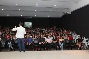 O MAIOR ESPECIALISTA EM VENDAS JANDERSON SANTOS REALIZA PALESTRA EM GOIANÉSIA