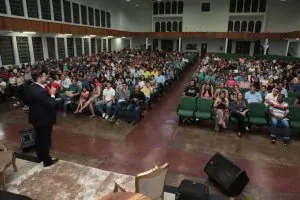 PALESTRANTE JANDERSON SANTOS REALIZA PALESTRA DE VENDAS EM PORANGATU