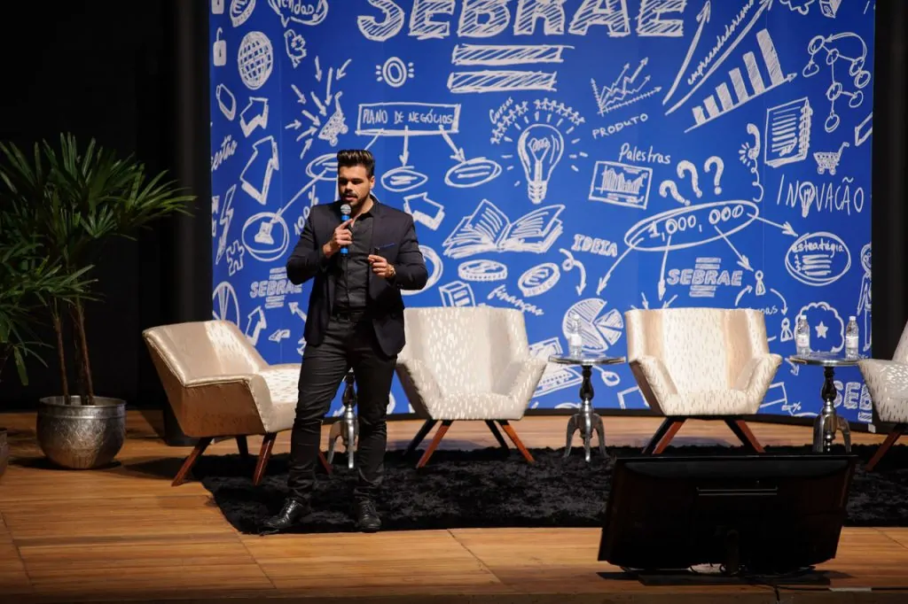 janderson santos realiza palestra de vendas em goiania sebrae desafios do crescimento