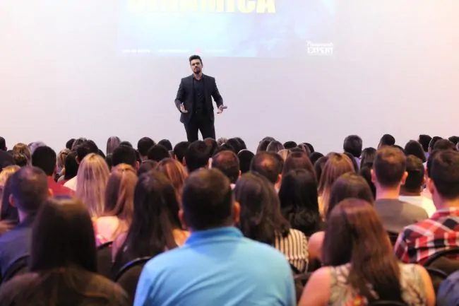 melhor palestrante do brasil janderson santos expert treinamento de vendas melhor palestrante do brasil janderson sa