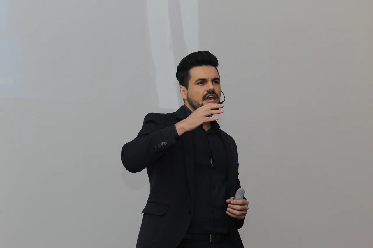 melhor palestrante do brasil treinamento de vendas expert com janderson santos um dos melhores palestrantes do Brasil, janderson santos vendas e motivação