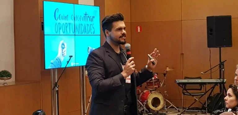 Um dos maiores palestrantes do Brasil realiza palestra no RJ