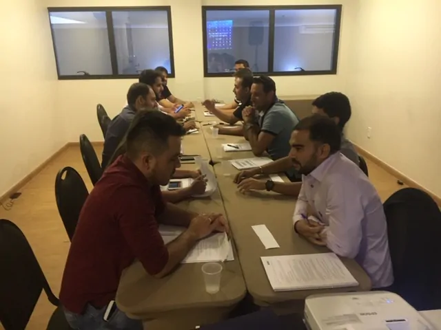 dinamica do treinamento de negociação expert com um dos melhores palestrantes do brasil janderson santos