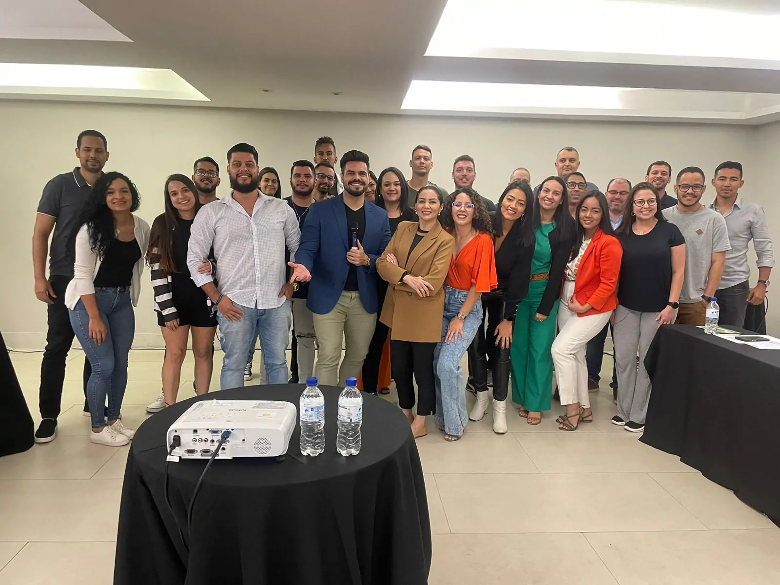 Janderson santos realiza acelerador de resultados em Brasilia Acelerador de resultados em Brasilia com o Mago das vendas