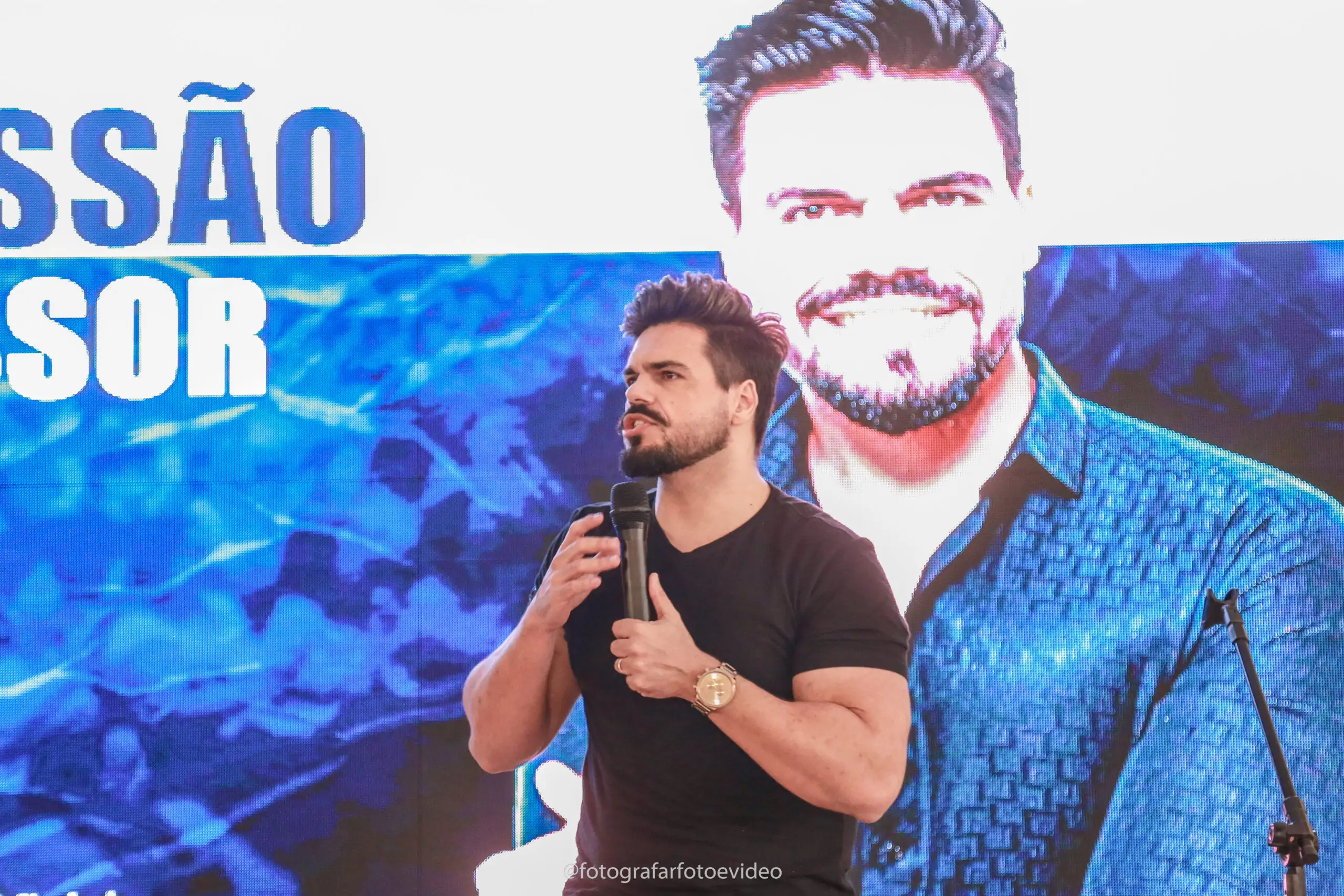 Janderson Santos está entre os melhores palestrantes do Brasil. Janderson Santos está entre os melhores palestrantes do Brasil.