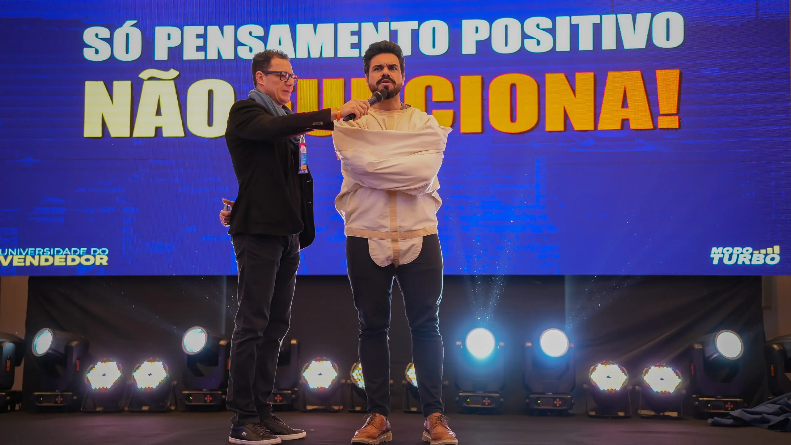 Palestrante mágico Janderson santos Palestrante o mago das vendas palestras mágicas