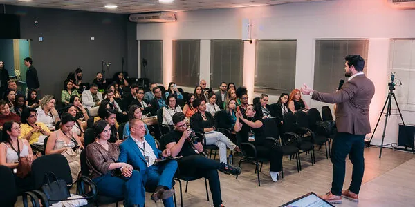Palestras & Treinamentos Para Equipes Comerciais - Janderson Santos "O Mago das Vendas"