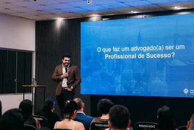 O melhor palestrante de vendas do Brasil ensina sobre jornada do cliente O melhor palestrante de vendas do Brasil ensina sobre jornada do cliente