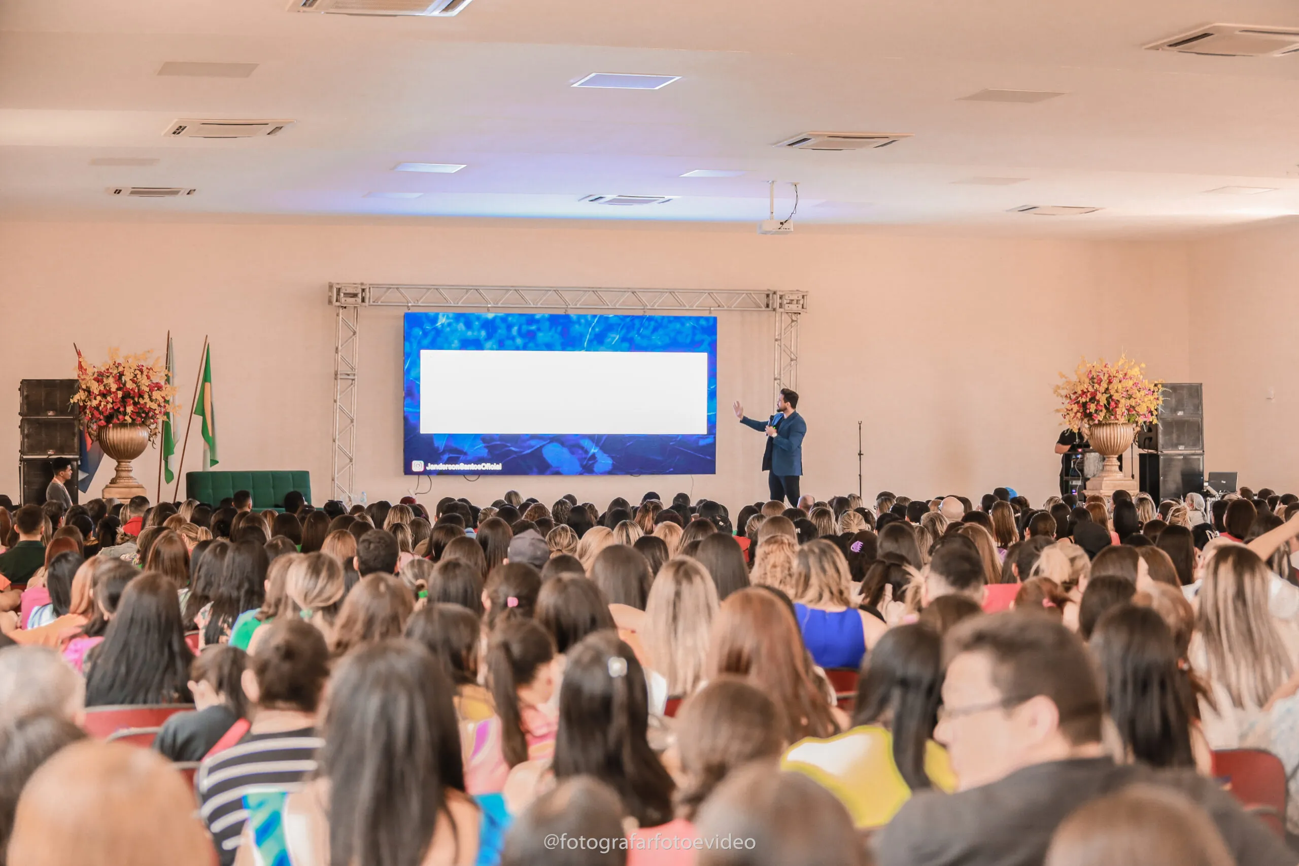 Semana pedagógica com palestrante Janderson Santos palestrante janderson santos realiza palestra em ICO