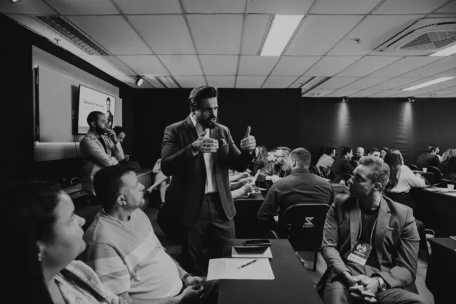 Janderson Santos realiza treinamento para gerentes e lideres Janderson Santos realiza treinamento para gerentes e lideres