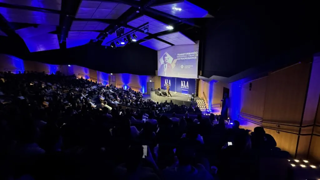 Janderson Santos, o Mago das Vendas, no palco — foto 6